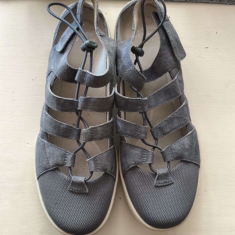 Dansko blue suede leather sandals size 40/10